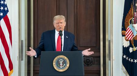 Трамп критикує ЄС за штрафи проти Apple, Google та Facebook