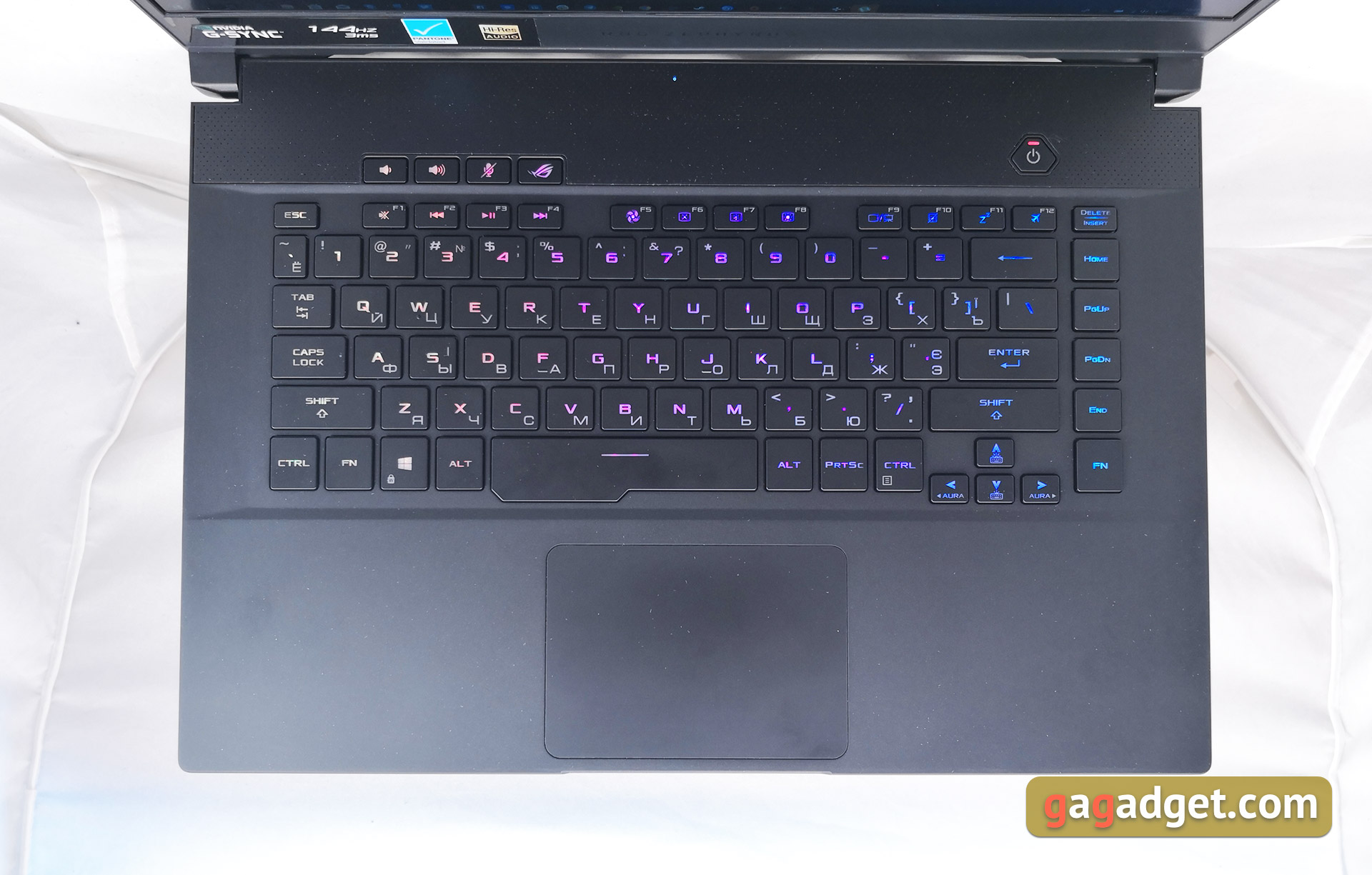 Огляд ASUS ROG Zephyrus S GX502GW: потужний ігровий ноутбук з GeForce RTX 2070 вагою лише 2 кг-19 Огляд ASUS ROG Zephyrus S GX502GW: потужний ігровий ноутбук з GeForce RTX 2070 вагою лише 2 кг-19