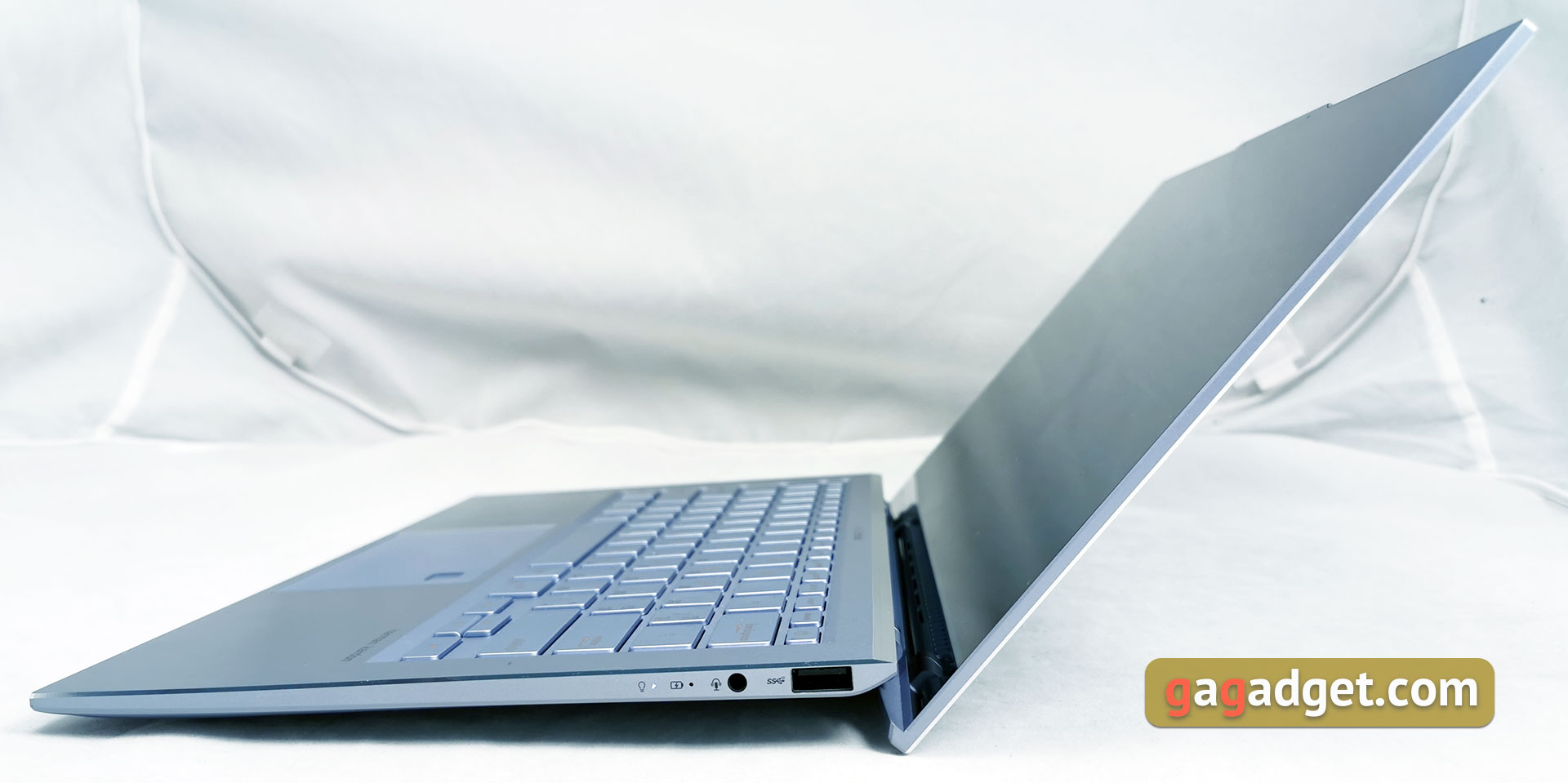 Огляд ASUS ZenBook S13: флагманський безрамковий ультрабук зі зворотним "монобровою"-15 Огляд ASUS ZenBook S13: флагманський безрамковий ультрабук зі зворотним "монобровою"-15
