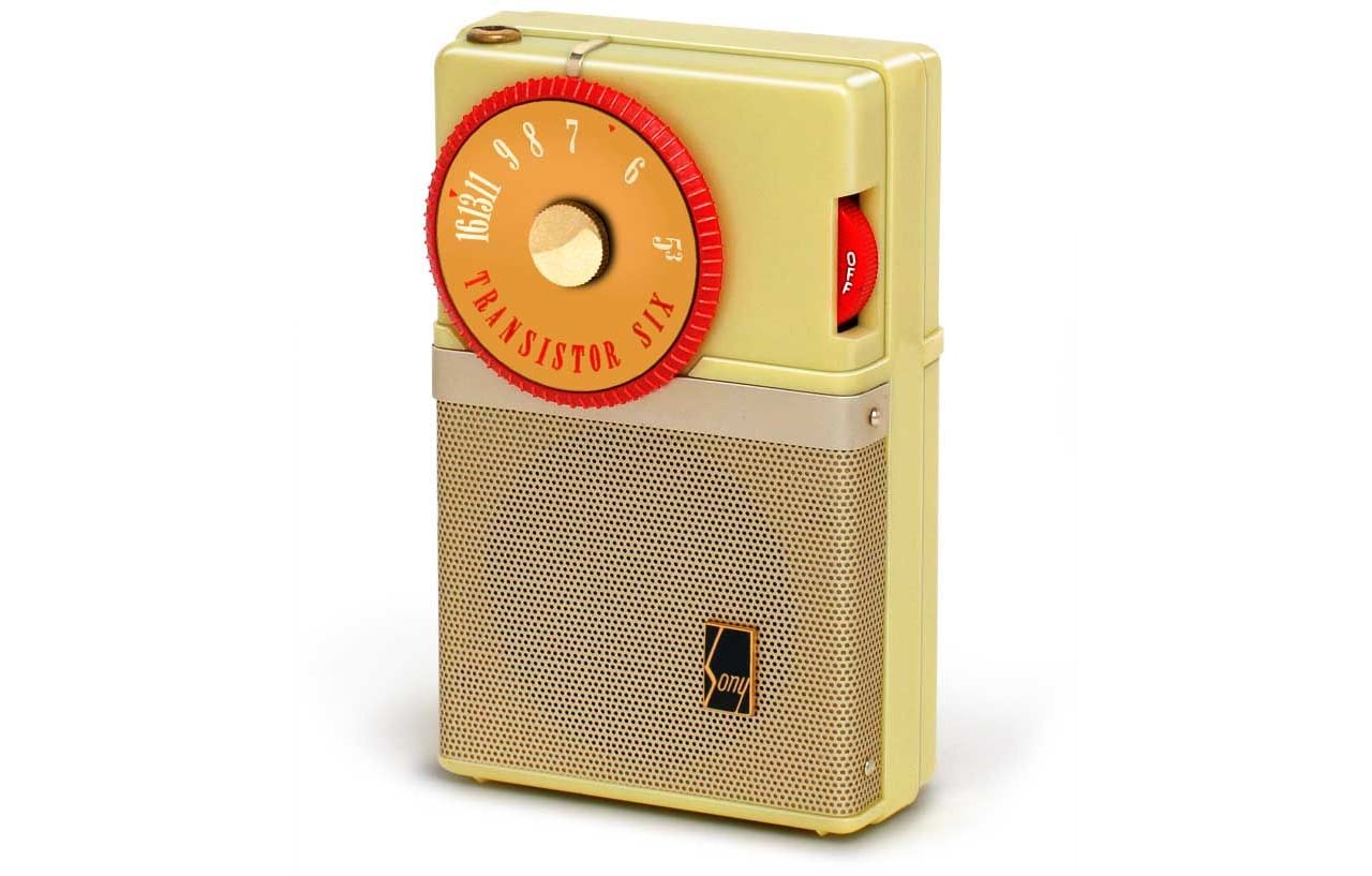 Перший кишеньковий радіоприймач Sony TR-63